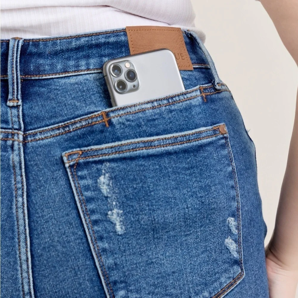 Judy Blue Womens Size 3XL Med Wash Distressed Denim Dad Short Cell Phone Pocket